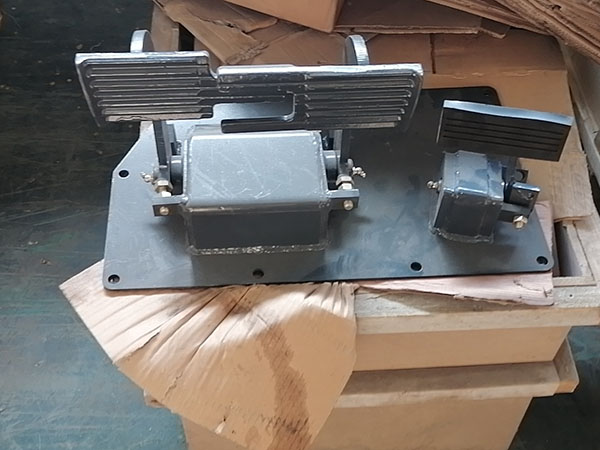 踏板总成 踏板总成